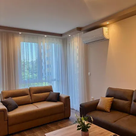Izgrev View Апартамент *